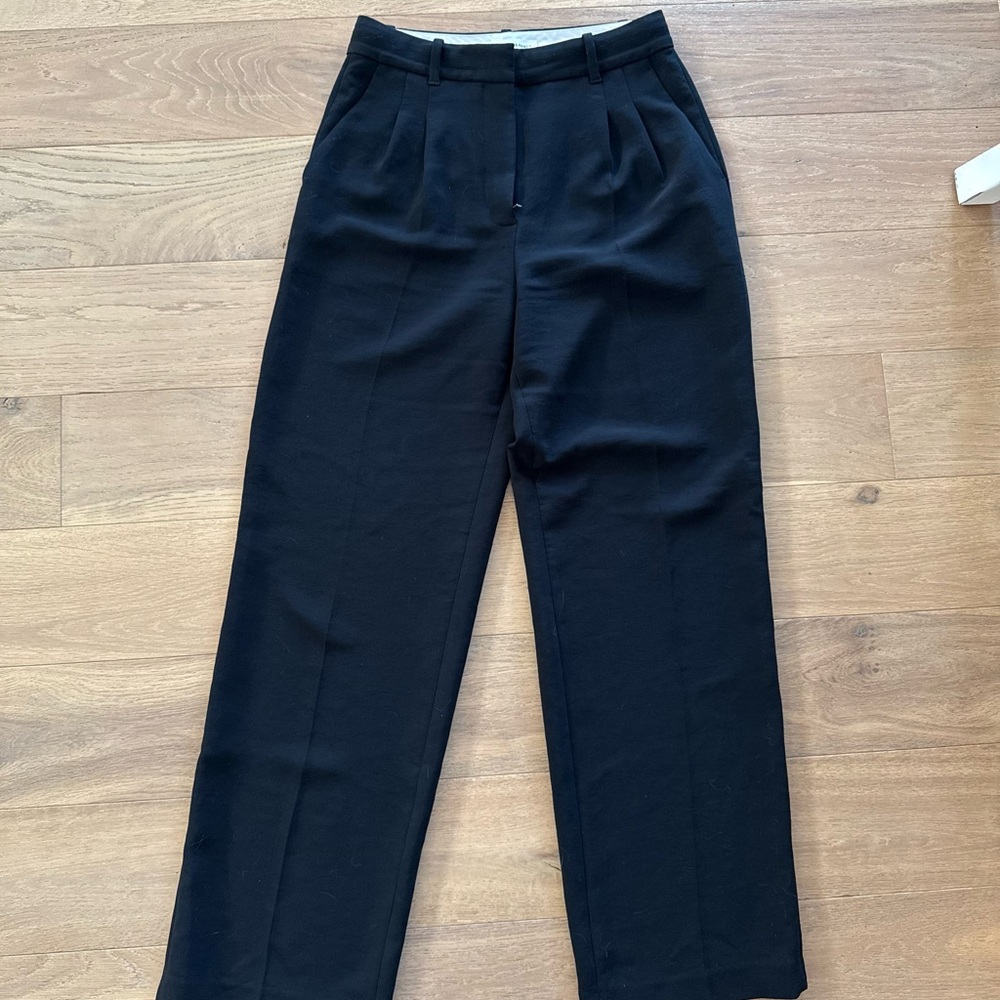Aritzia Effortless Pants - Black